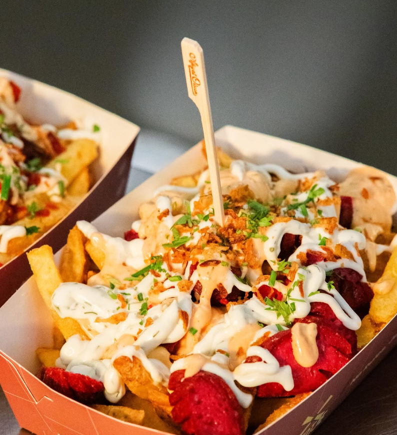 Friet portie in Turkije met topping